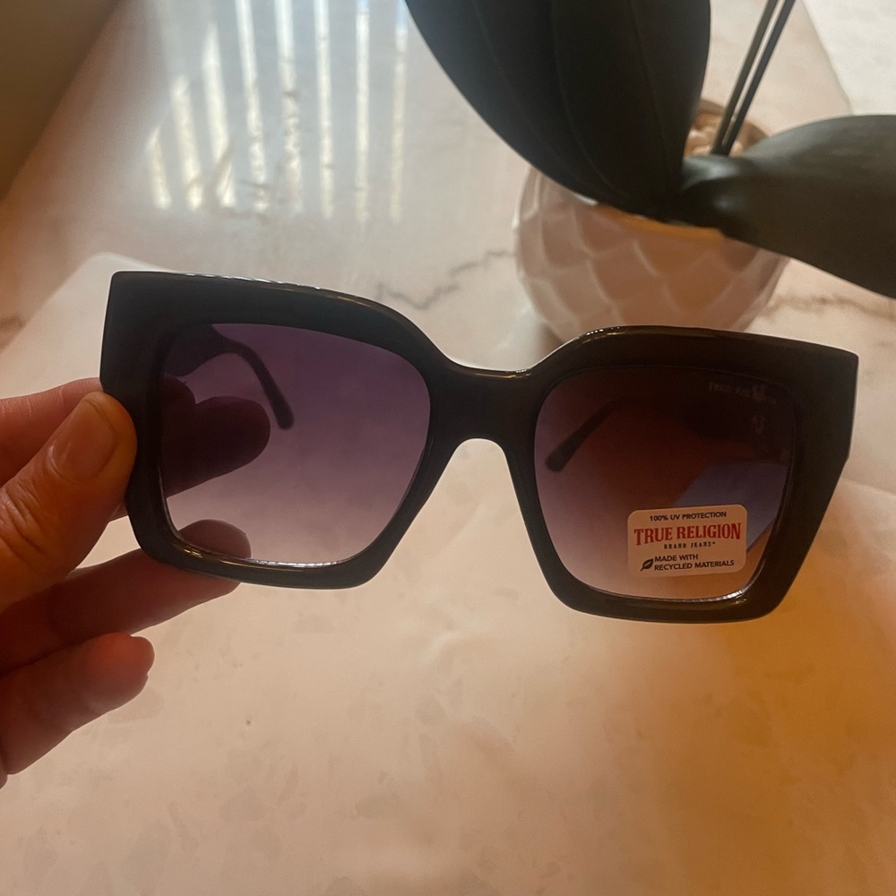 Black sunglasses 100% UV